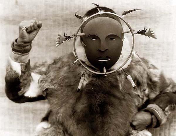 photo © Edward Sheriff Curtis - via Romokon photo © Edward Sheriff Curtis - via Romokon